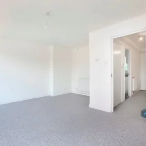 3 bedroom split-level flat in Witchwood House, Corsham, Wiltshire - Image 2