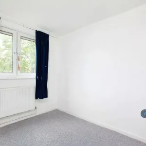 3 bedroom split-level flat in Witchwood House, Corsham, Wiltshire - Image 6