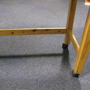 Wooden table with wheels - Image 5