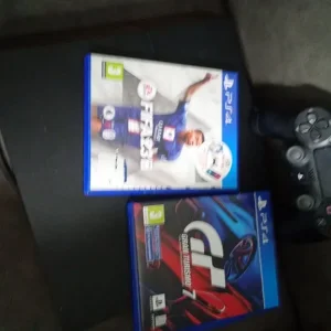 Ps4 and 2 games