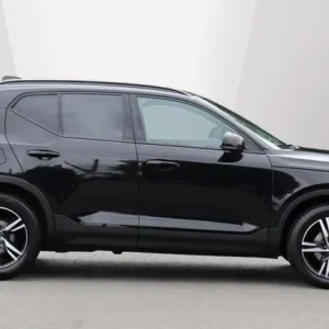 2022 Volvo XC40 T3 R-Design Estate Petrol Auto with Navigation and Cruise Control - Image 3