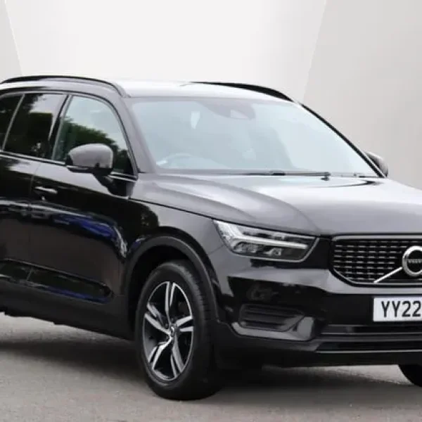 2022 Volvo XC40 T3 R-Design Estate Petrol Auto with Navigation and Cruise Control