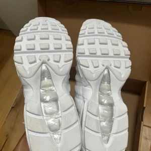 Nike Air Max 95 trainers size 5.5 - Image 5