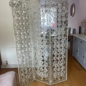 Room screen