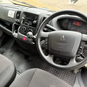 2017 Peugeot Boxer 2.0 Blue HDi 17-Seater Minibus - Image 6