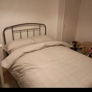 Small double bed - Image 2