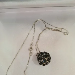 Silver necklace with pendant - Image 5