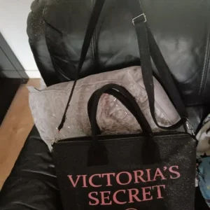 Victoria's Secret bag - Image 2