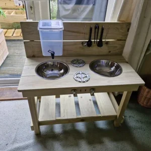 Mud kitchen with single water tank - Image 2