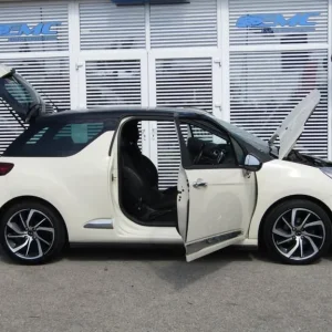 2017 Citroen DS3 1.2 PureTech Parthenon Cream Hatchback - Image 6