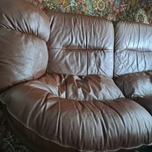 Leather Settee - Image 2