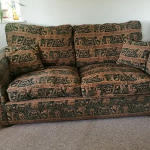 3 seater sofa with green elephant pattern - Image 6