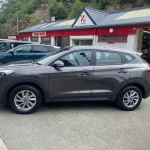 2016 Hyundai Tucson 1.7 CRDi Blue Drive SE Nav 5-door 2WD - Image 2