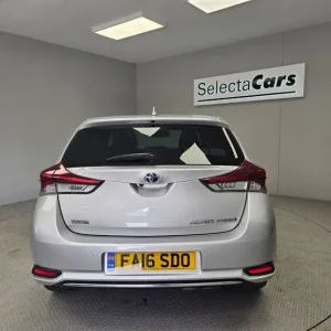 2016 Toyota Auris 1.8 VVT-h Excel Hatchback - Image 7