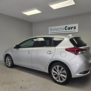 2016 Toyota Auris 1.8 VVT-h Excel Hatchback - Image 8