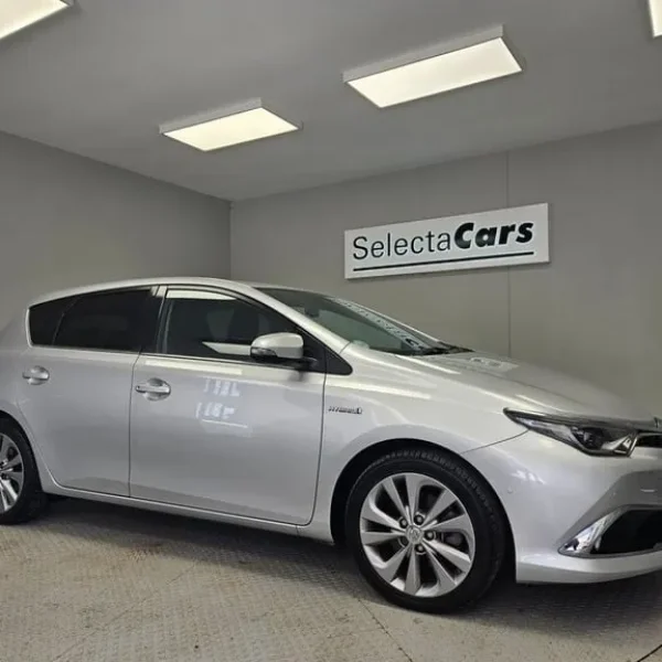 2016 Toyota Auris 1.8 VVT-h Excel Hatchback