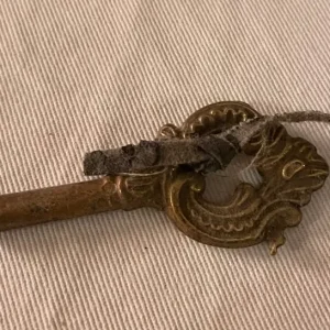 Clock and matching candelabras - Image 7