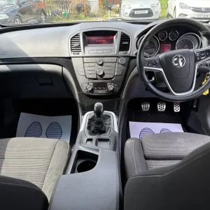 2012 Vauxhall Insignia 2.0 CDTi SRi 5-door hatchback - Image 7