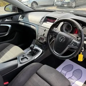 2012 Vauxhall Insignia 2.0 CDTi SRi 5-door hatchback - Image 8