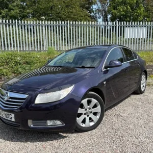 2012 Vauxhall Insignia 2.0 CDTi SRi 5-door hatchback
