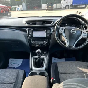 2014 Nissan Qashqai 1.5 dCi Acenta Premium SUV - Image 2