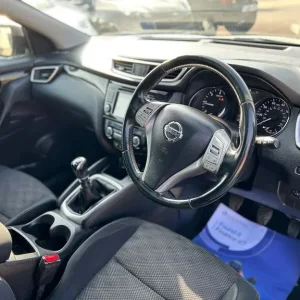 2014 Nissan Qashqai 1.5 dCi Acenta Premium SUV - Image 8