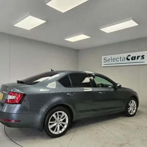 2019 Skoda Octavia 2.0 TDI SE L Hatchback - Image 6