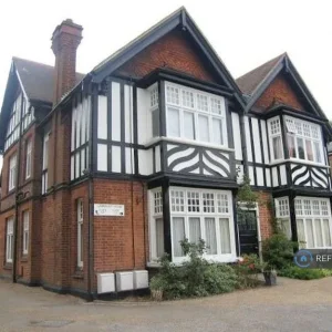 2 bedroom flat in High Town Road, Pembrokeshire, Wales (2 bed) - Image 4