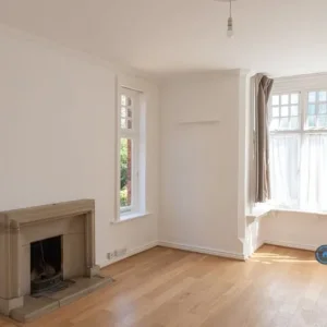 2 bedroom flat in High Town Road, Pembrokeshire, Wales (2 bed) - Image 8