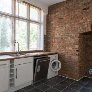 2 bedroom flat in High Town Road, Pembrokeshire, Wales (2 bed)