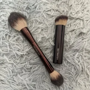 Hourglass brushes bundle