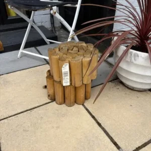Wooden border roll