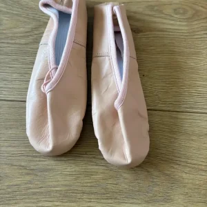 Full sole leather ballet shoes size 3