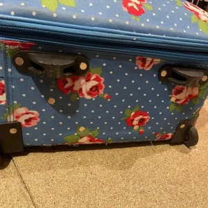 Medium clamshell expandable suitcase - Image 4