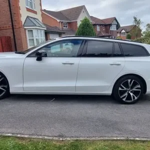 2019 Volvo V60 Estate, 5-door, semi-auto - Image 3