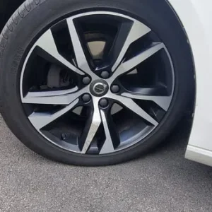 2019 Volvo V60 Estate, 5-door, semi-auto - Image 4