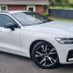 2019 Volvo V60 Estate, 5-door, semi-auto