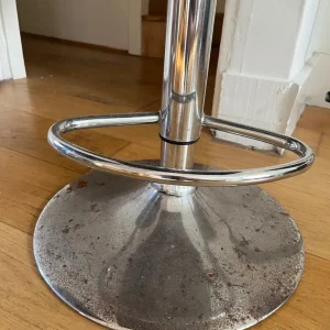 Two swivel bar stools - Image 2