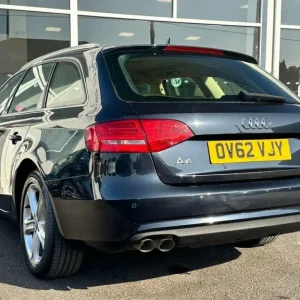 Audi A4 Avant 2.0 TDI SE Technik Quattro Euro 5 (s/s) 5-door 2012 - Image 2