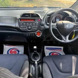 2011 Honda Jazz 1.4 i-VTEC ES Hatchback - Image 3