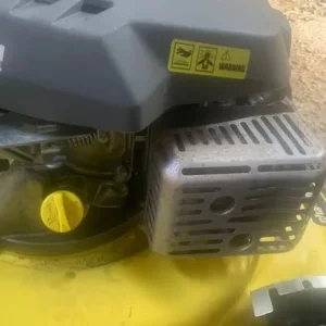 Self propelled petrol lawnmower - Image 5