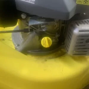 Self propelled petrol lawnmower - Image 6
