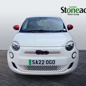 2022 Fiat 500e Red Hatchback - Image 2