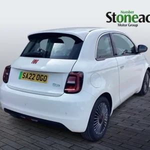 2022 Fiat 500e Red Hatchback - Image 8