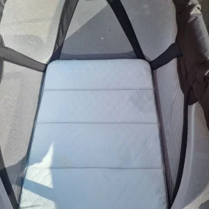 Nuna travel cot - Image 4