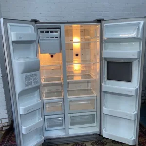 Samsung 3-door grey fridge with water and ice dispenser - Image 4