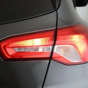 2019 Ford Focus 1.0T EcoBoost 5-door hatchback manual - Image 8