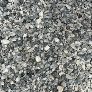 Stone chippings just under half ton bag - Image 2