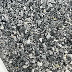 Stone chippings just under half ton bag - Image 3