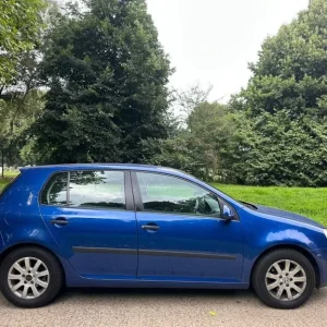 Volkswagen Golf 2004 Hatchback Manual 1.6L - Image 4